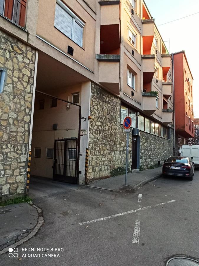 Centrum 2 Apartman Szolnok Exterior photo